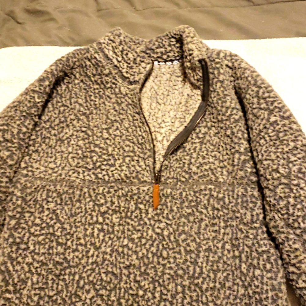 Fleece pullover